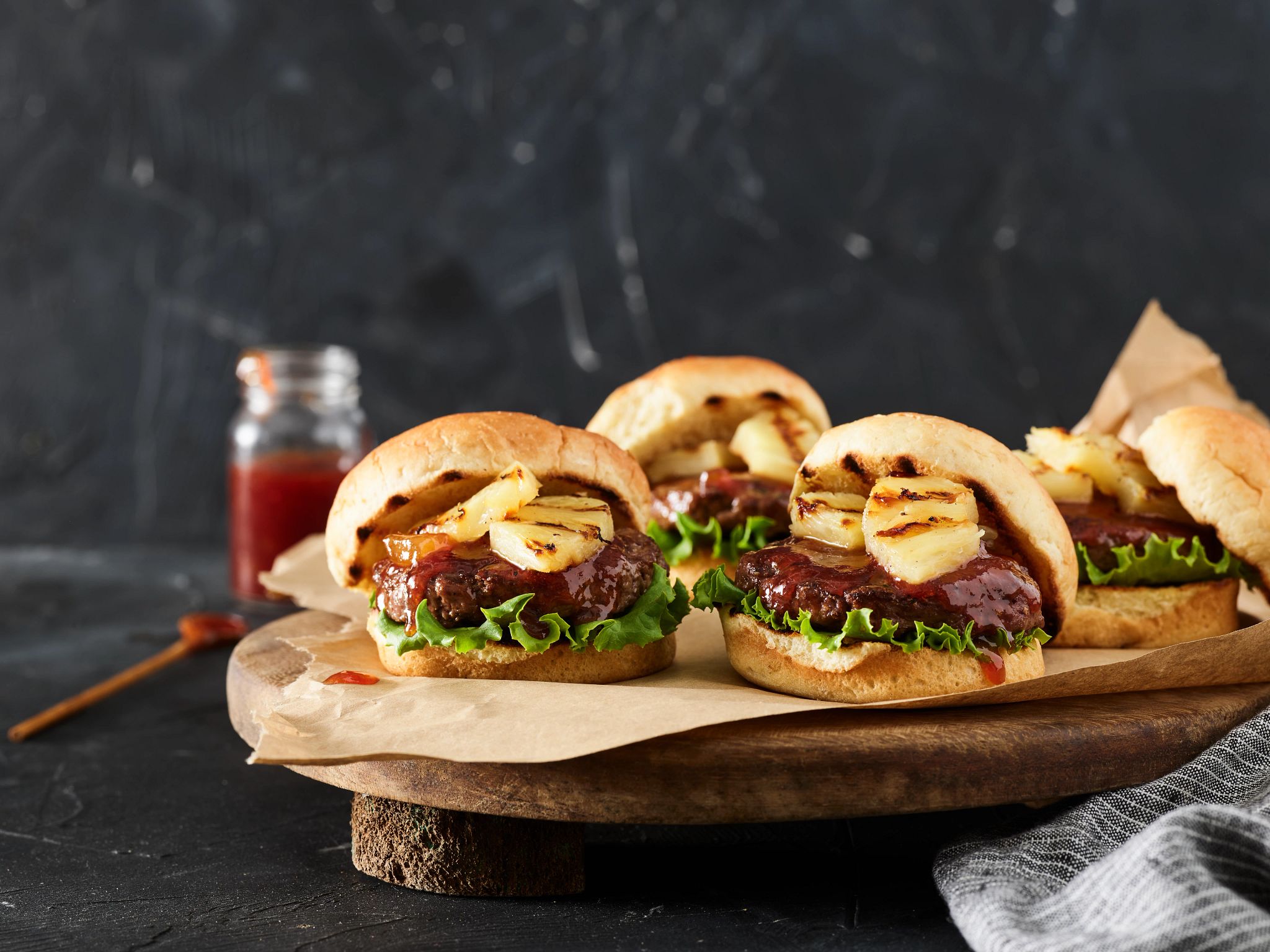 sweet-hawaiian-beef-sliders
